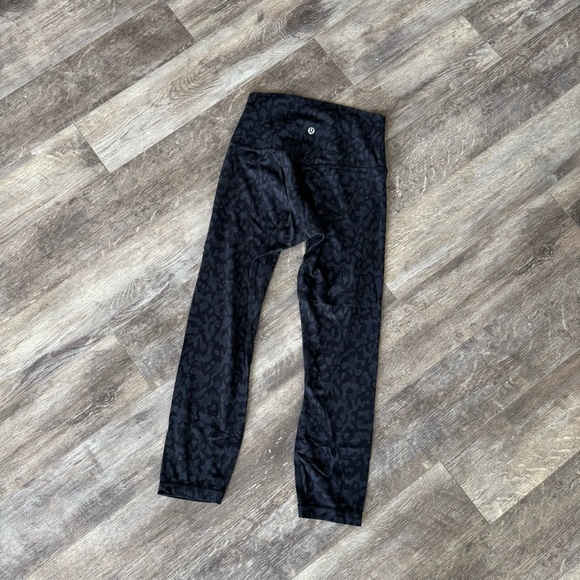 Lululemon 🍋 Align Crop 25” Color: Formation Camo Deep Coal Multi - Picture 5 of 9